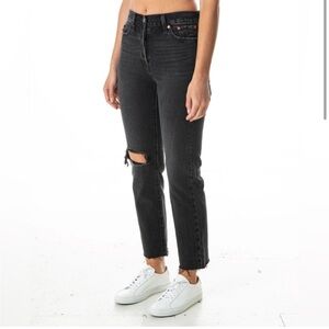 LEVIs Wedgie Distressed Busted Knee Jeans, Size 25 but fit like a 27/28